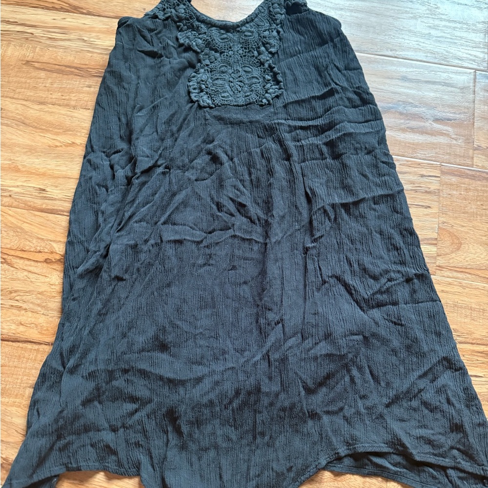 Black Sleeveless Crochet Yoke Tunic